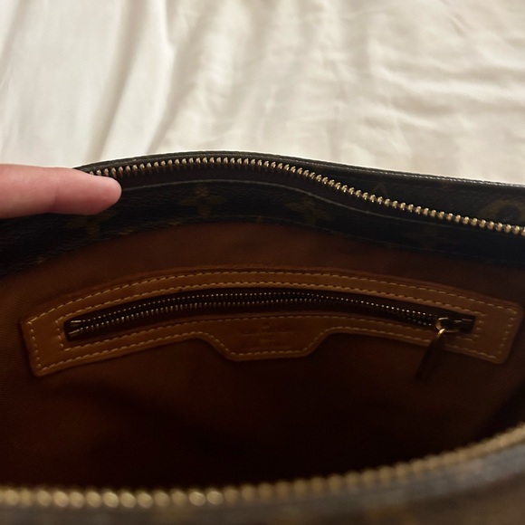 Louis Vuitton tote - Picture 7 of 10